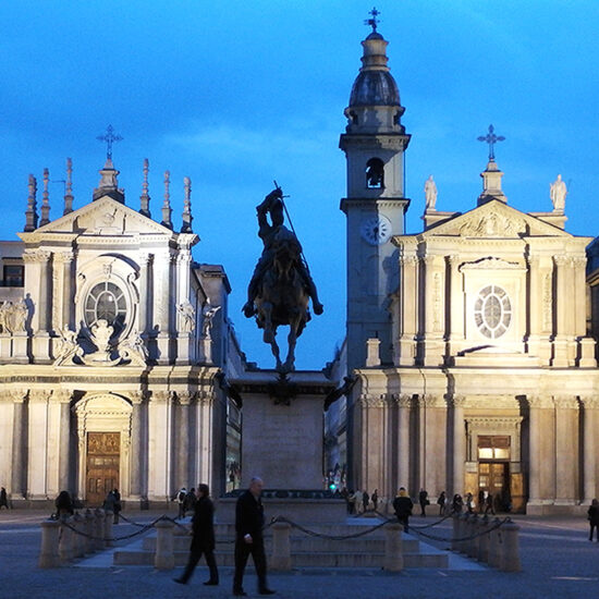 Tour Torino by night